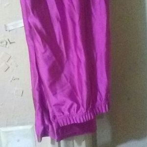 Cute pink leggings...